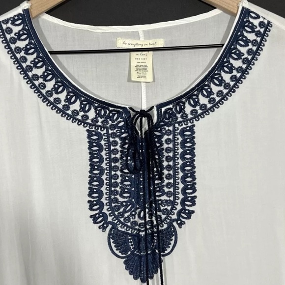 Do Everything in Love Embroidered Poncho with Fringe Blue White Tassels OS Boho - Picture 4 of 10